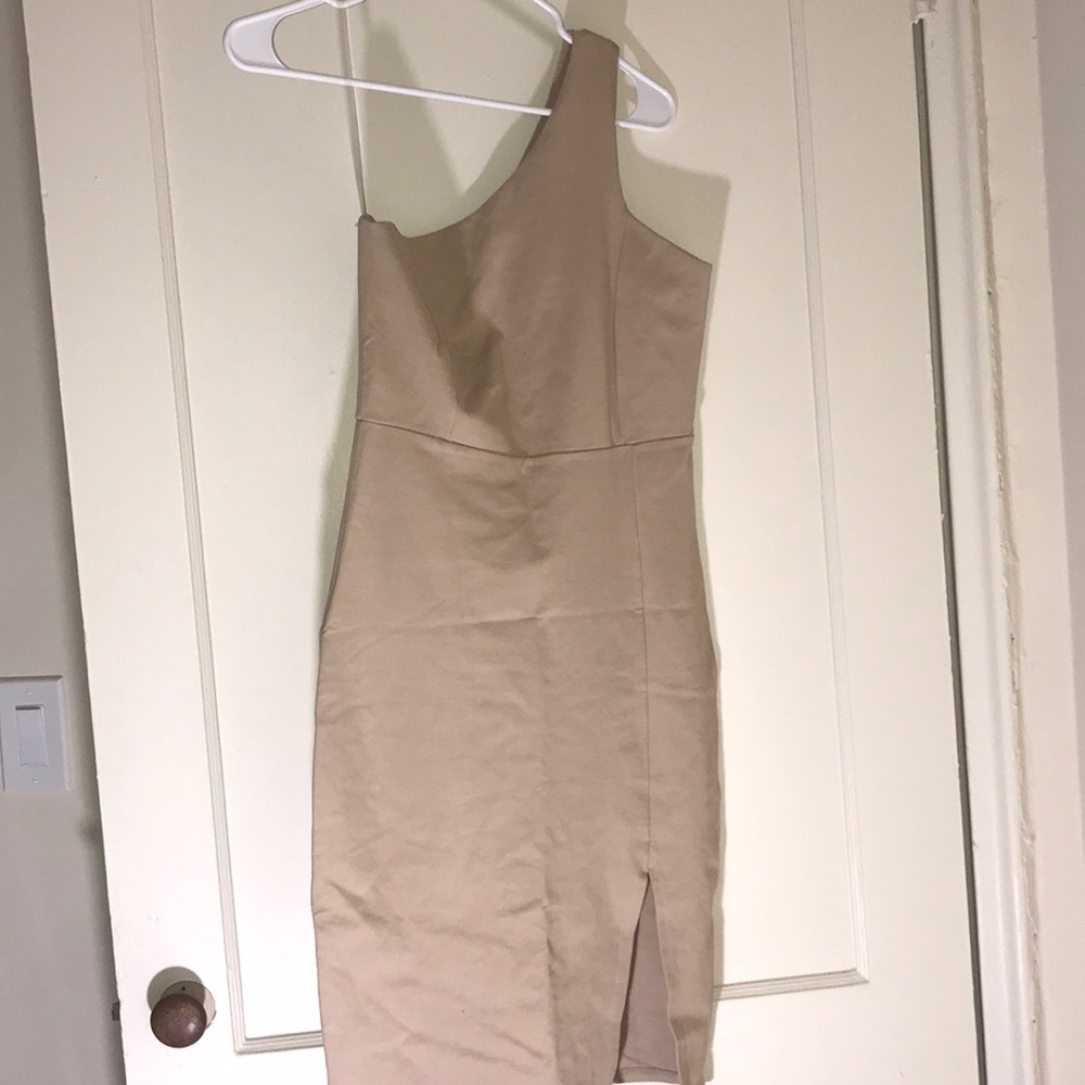 Soprano Nude one shoulder dress with slit